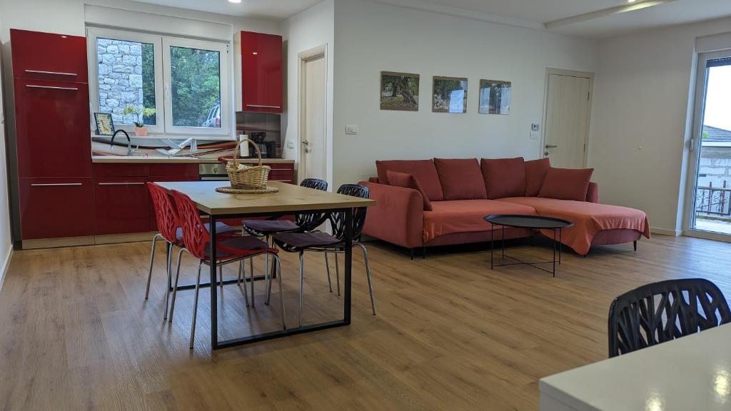 Posezení v ubytování Apartment in an urban villa Kraljevica