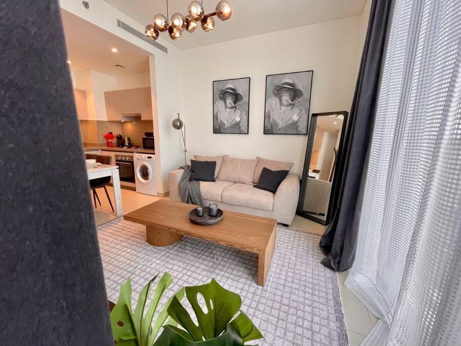 Fotografie z fotogalerie ubytování Dar Vacation - Cozy & Stylish 1BDR Apartment v Dubaji