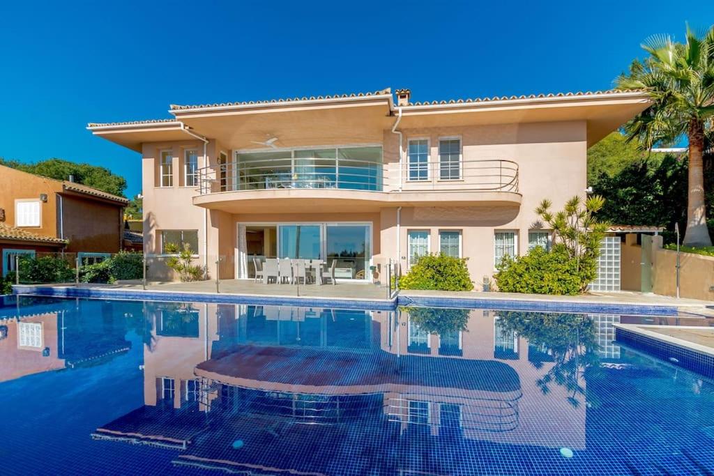 Bazén v ubytovaní Villa Alcanada Paradise - Private Pool & Sea View alebo v jeho blízkosti