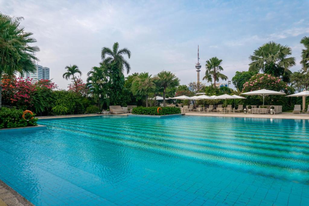 Bazén v ubytování Hotel Mulia Senayan, Jakarta nebo v jeho okolí