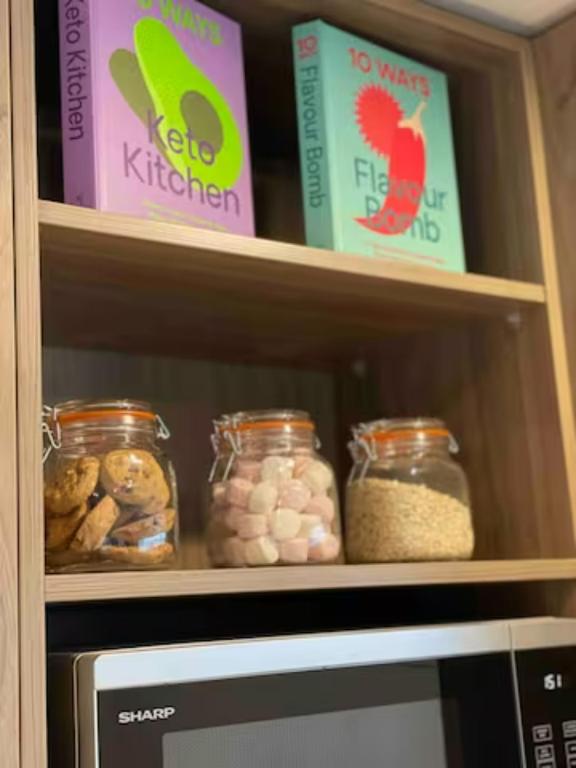 Luxury 1 Bed Apartment in CBD - Resim 26