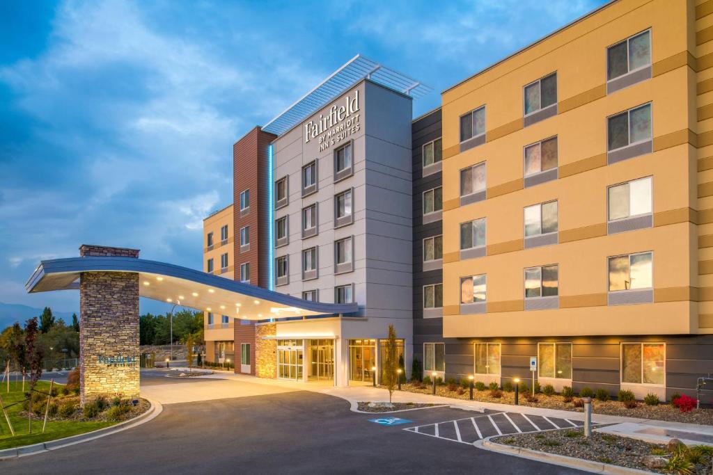 a rendering of the exterior of a hotel at Fairfield Inn & Suites by Marriott Wenatchee in Wenatchee