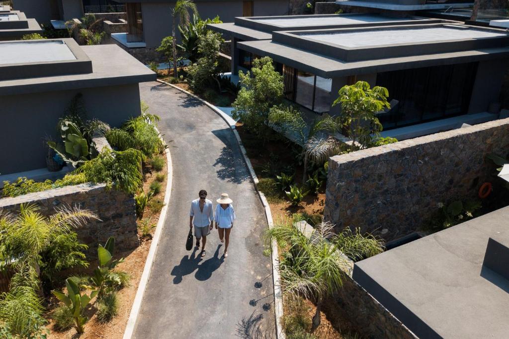 Hostia v ubytovaní Domes Zeen Chania, a Luxury Collection Resort, Crete