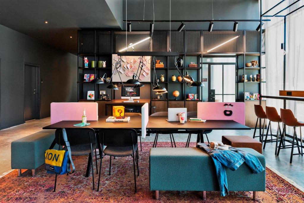 Moxy Copenhagen Sydhavnen - Resim 28