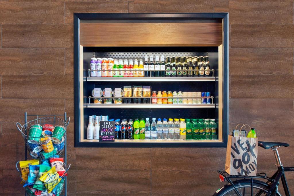 Moxy Copenhagen Sydhavnen - Resim 38