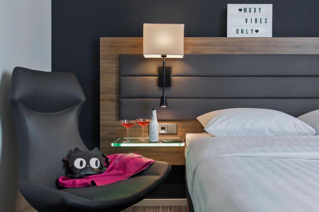 Postel nebo postele na pokoji v ubytování Moxy Copenhagen Sydhavnen