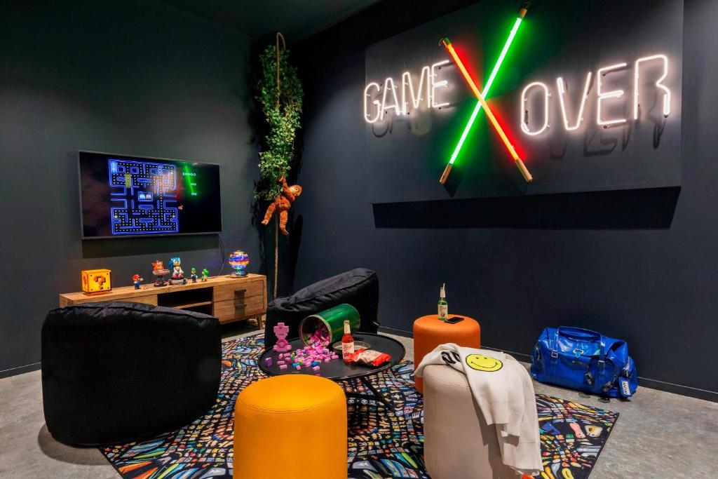 TV a/nebo společenská místnost v ubytování Moxy Copenhagen Sydhavnen
