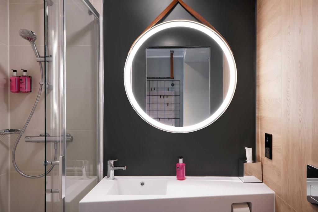 Moxy Edinburgh Fountainbridge - Resim 29