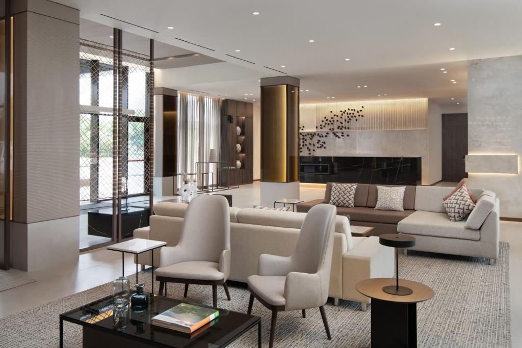 Posezení v ubytování AC Hotel by Marriott Punta Cana