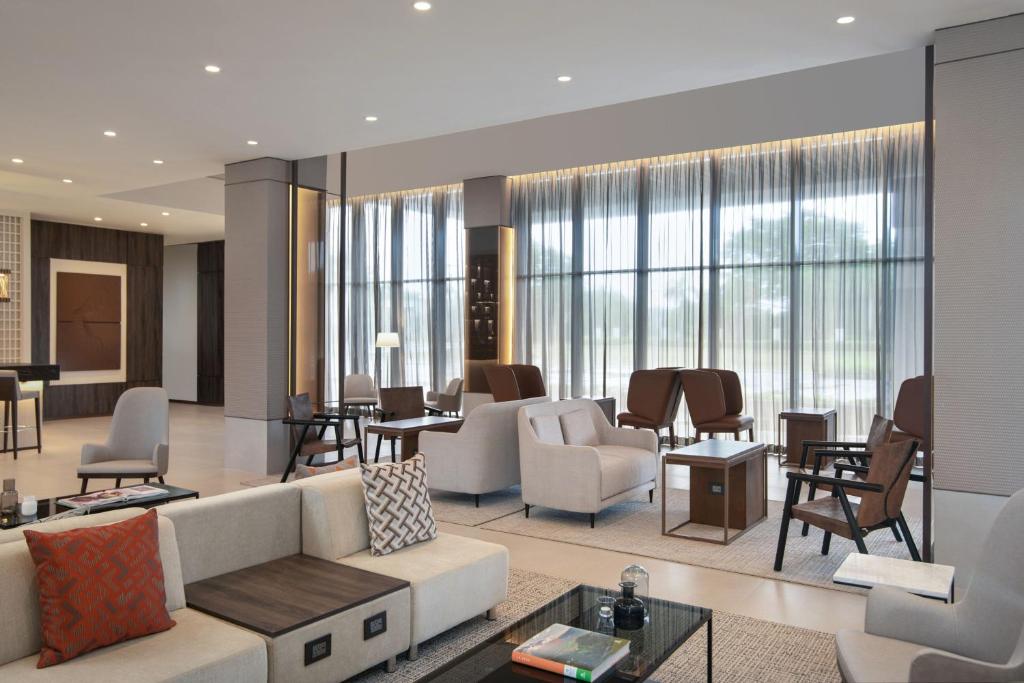 Posezení v ubytování AC Hotel by Marriott Punta Cana
