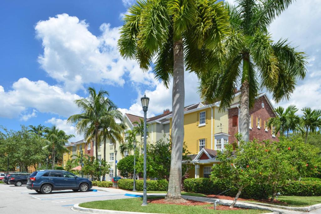 Candlewood Suites Miami Lakes by IHG photo
