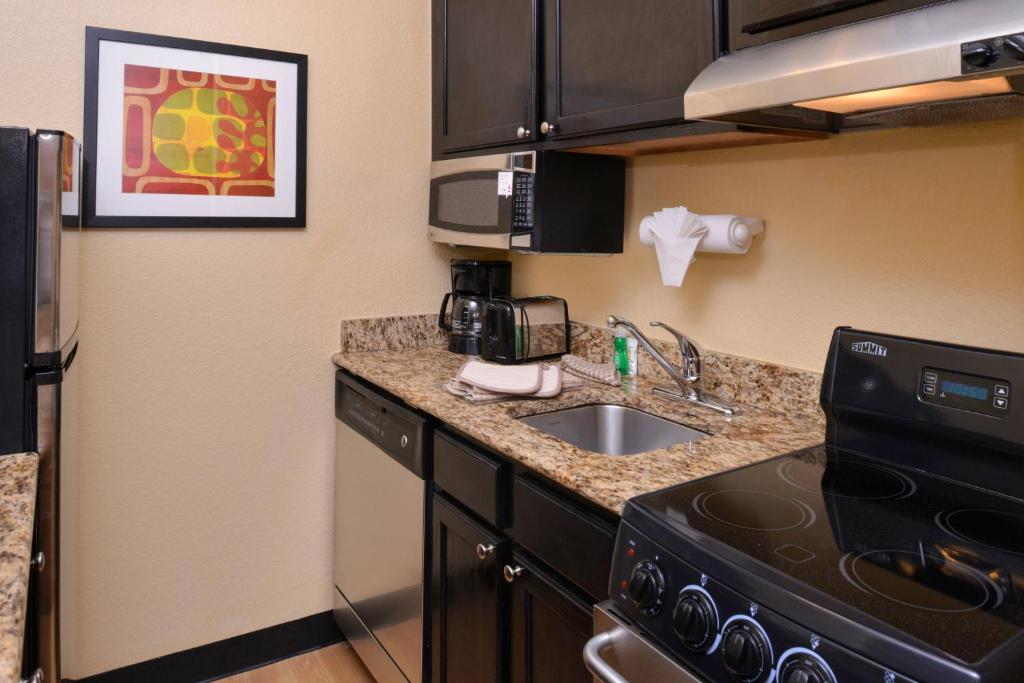 Candlewood Suites Miami Lakes by IHG photo
