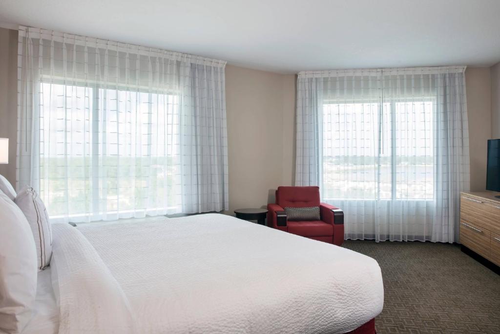 TownePlace Suites by Marriott Orlando Theme Parks Lake Buena Vista - One-Bedroom King Suite With Sofa Bed