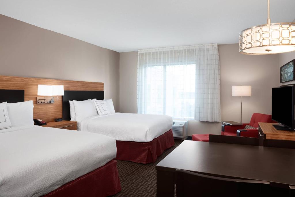 TownePlace Suites by Marriott Orlando Theme Parks Lake Buena Vista - Queen Studio With Two Queen Beds And Sofa Bed