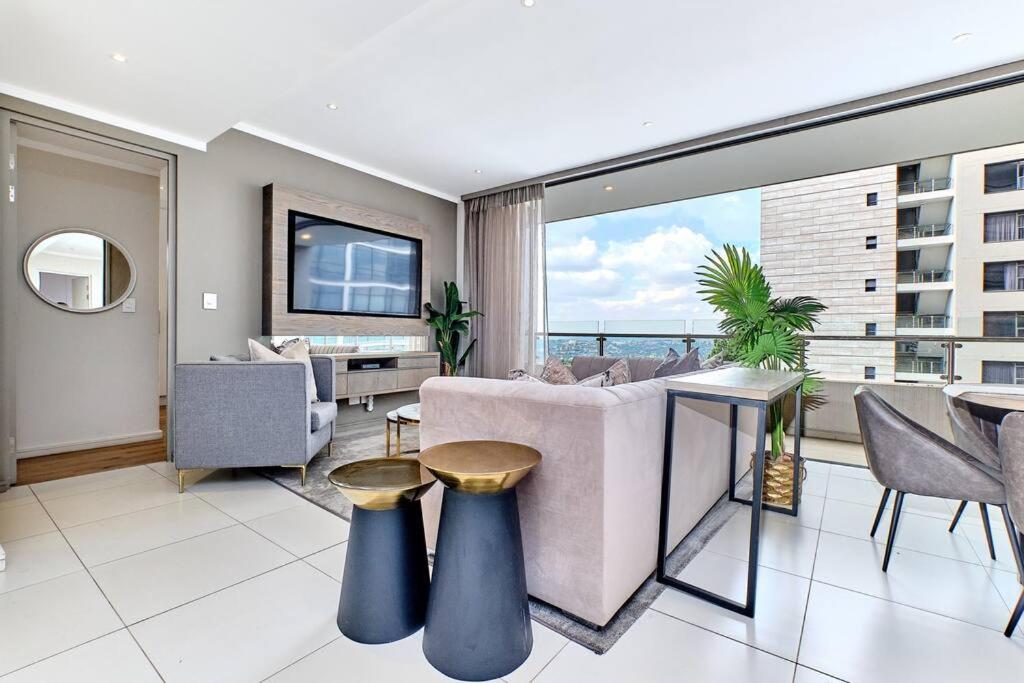 Luxury Modern 2 Bedroom Apartment With *Inverter*, Johannesburg (updated prices 2024)
