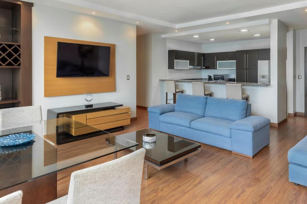 Posezení v ubytování Marriott Executive Apartments Panama City, Finisterre