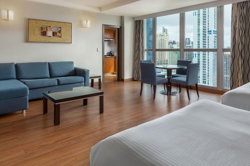 Postel nebo postele na pokoji v ubytování Marriott Executive Apartments Panama City, Finisterre