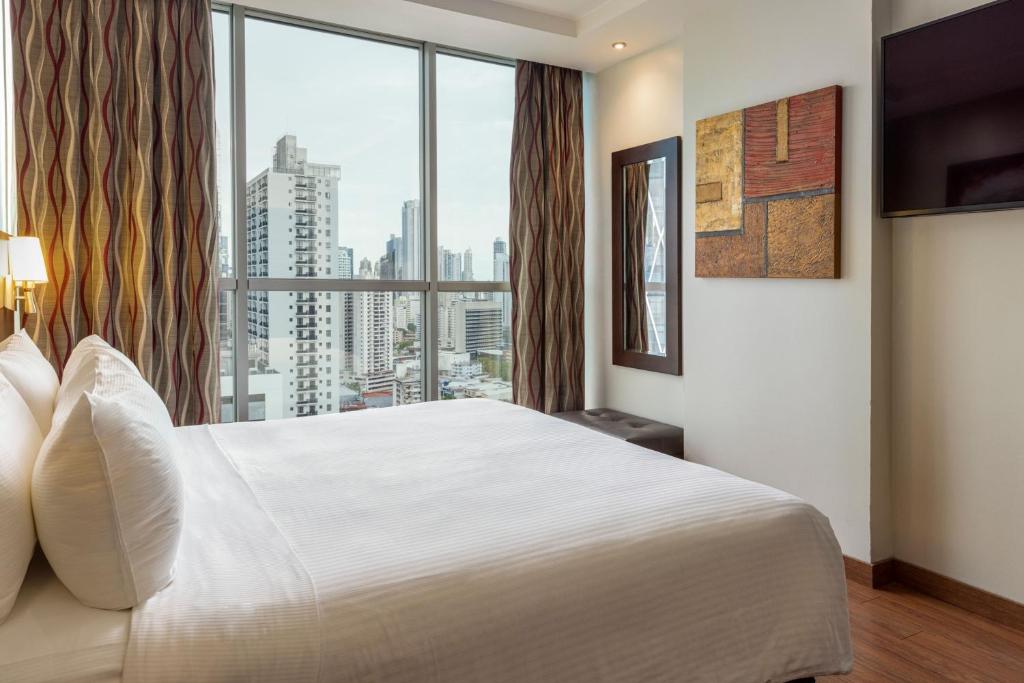 Postel nebo postele na pokoji v ubytování Marriott Executive Apartments Panama City, Finisterre