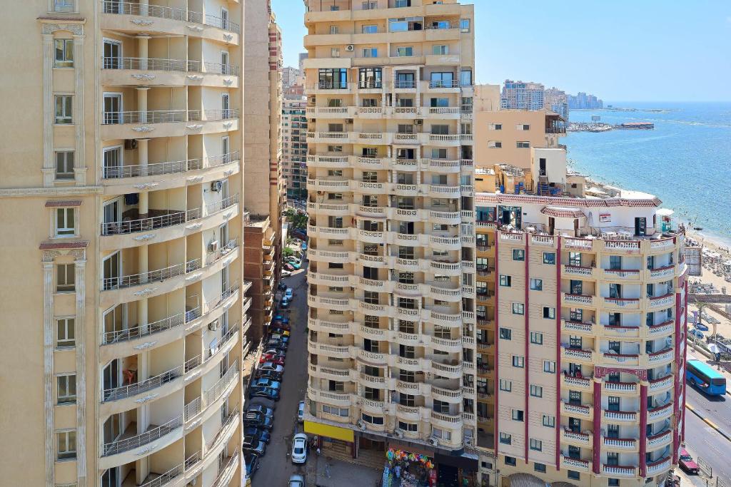 Sheraton Montazah Hotel - Club, Guest Room, 2 Twin/Single Bed(s), City View
