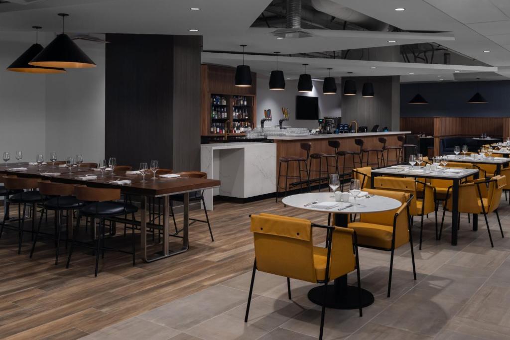 Courtyard by Marriott Calgary Downtown - Resim 19