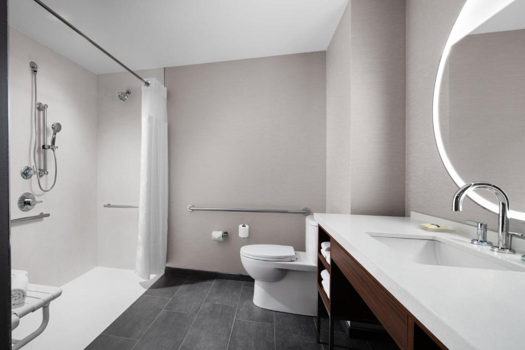 Courtyard by Marriott Calgary Downtown - Resim 16