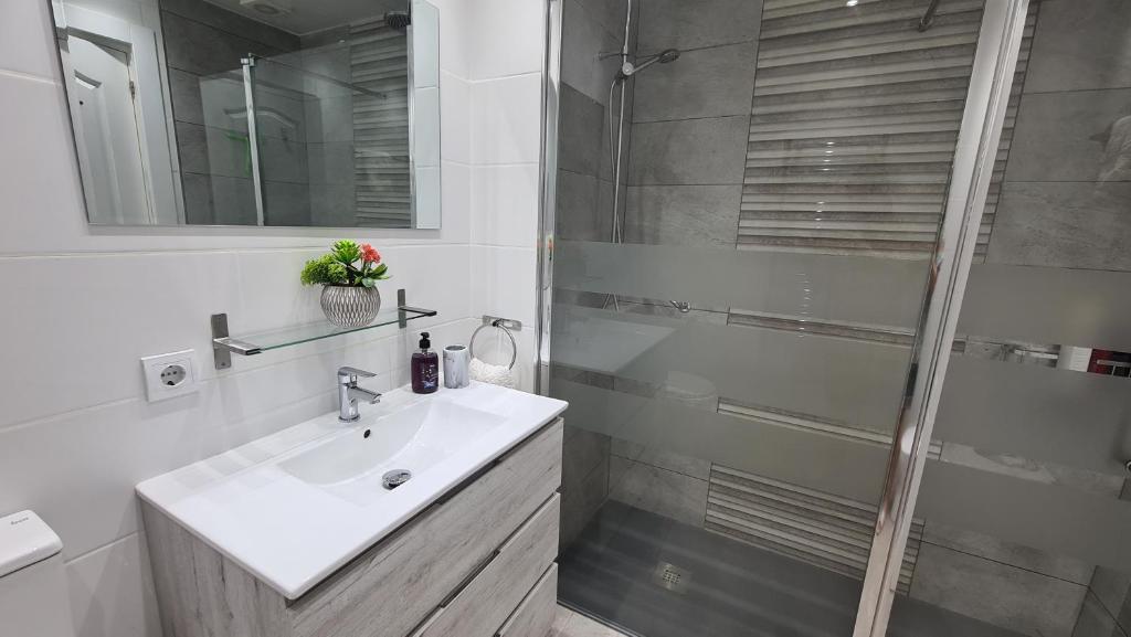 Zdjęcie z galerii obiektu Premium Apartment 50 mts from de the beach in Pueblo Quinta w mieście Benalmádena