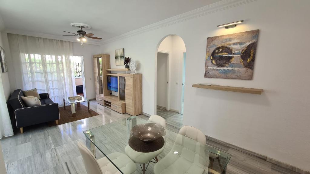 Zdjęcie z galerii obiektu Premium Apartment 50 mts from de the beach in Pueblo Quinta w mieście Benalmádena