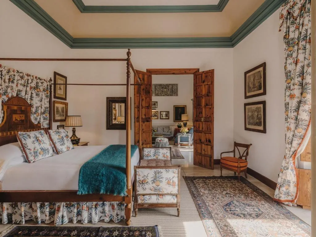 Superior King Suite