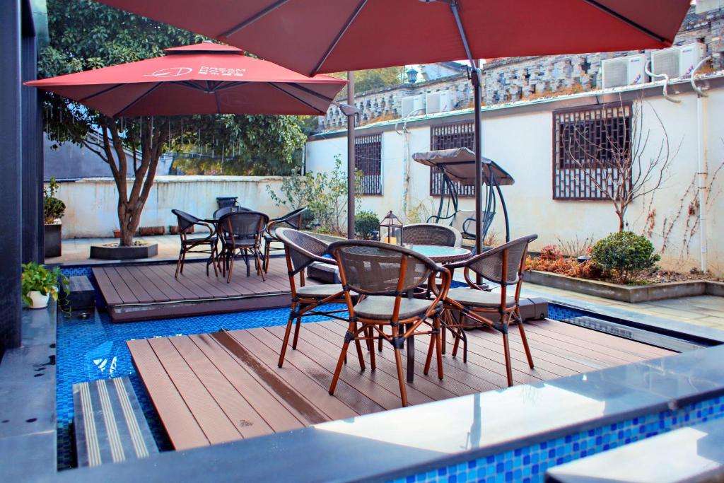 Bazén v ubytování WuZhen Dream Hotel nebo v jeho okolí