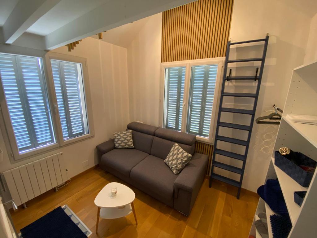 Posezení v ubytování Tiny House Sedan