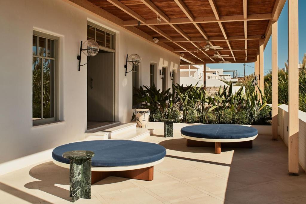 Posezení v ubytování Cosme, a Luxury Collection Resort, Paros