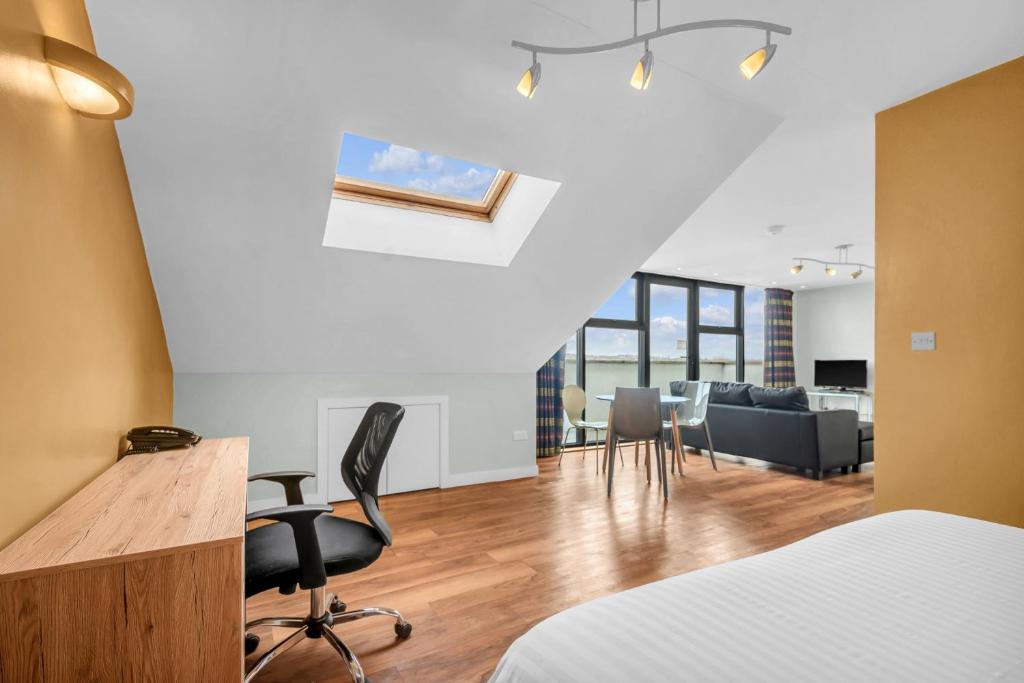 Posezení v ubytování Roomzzz Leeds Headingley