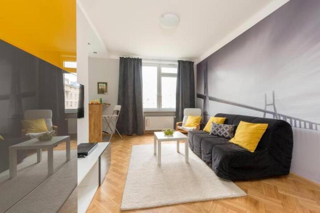 Modern And Cozy- Central location-B11/13, Warsaw – Updated 2023 Prices