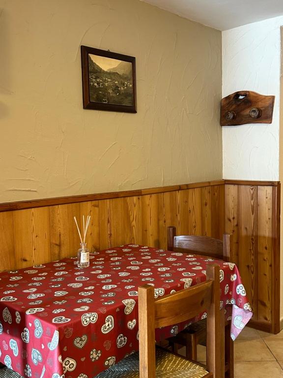 Posedenie v ubytovaní L'Abreny