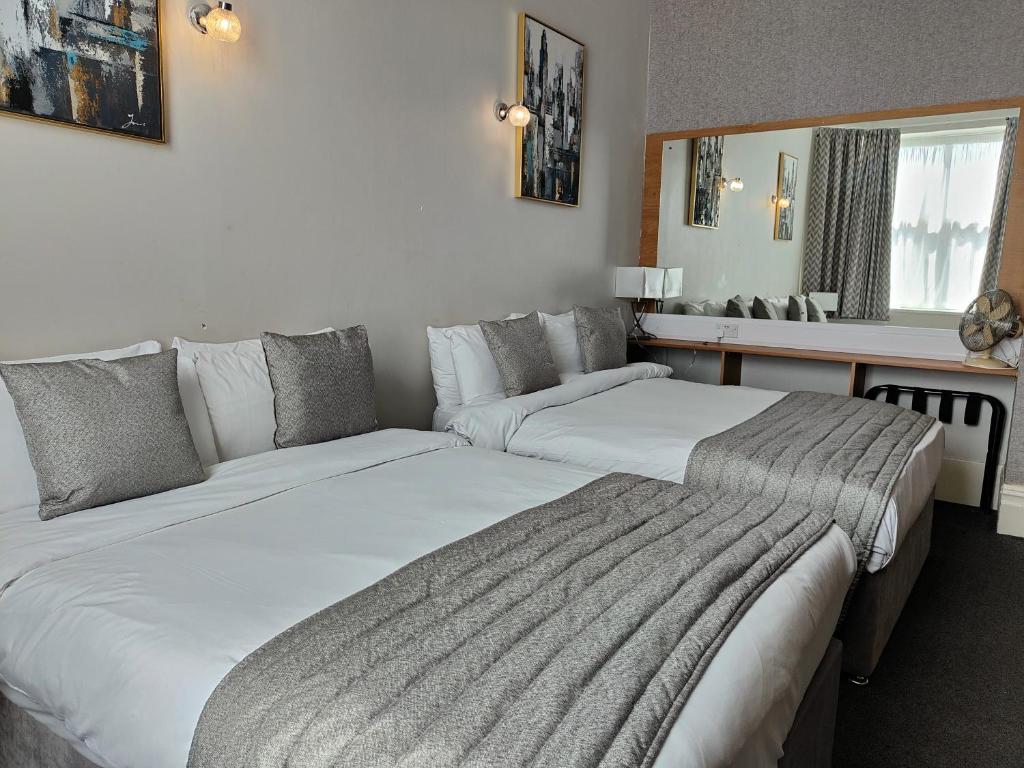 Hotels 24-7 - The Old Victoria Hotel - Quarto Duplo Deluxe Com 2 Camas De Casal
