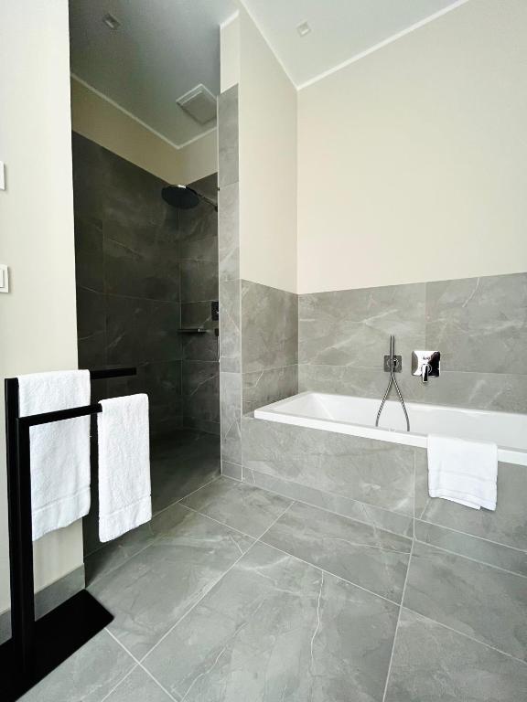 Luxury Home / 3-Raum-Suite an der Frauenkirche / 4