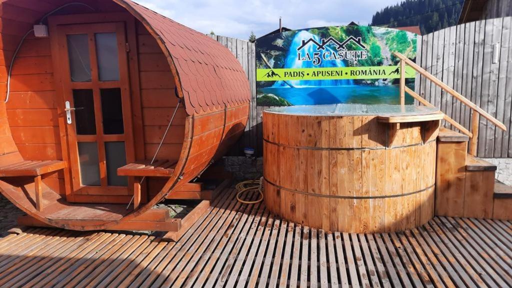 Fotografie z fotogalerie ubytování La 5 casute v destinaci Padis