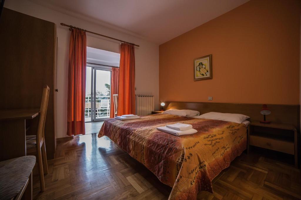 Pansion Valbruna - Double Room
