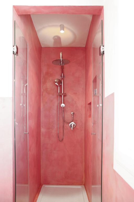 Koupelna v ubytování VersoMare room & suite