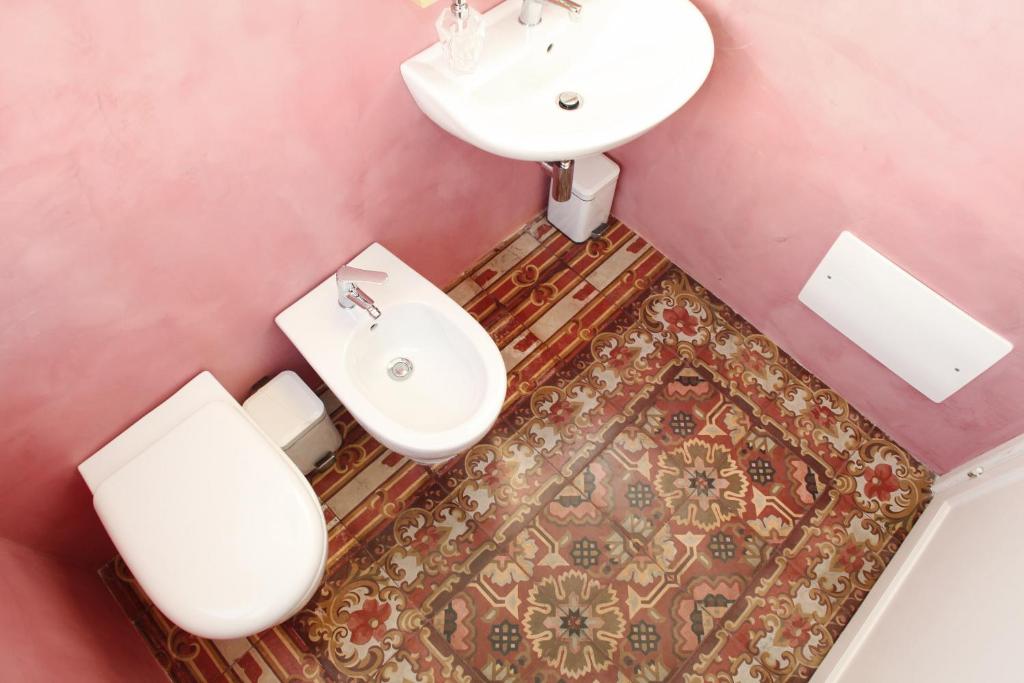Koupelna v ubytování VersoMare room & suite