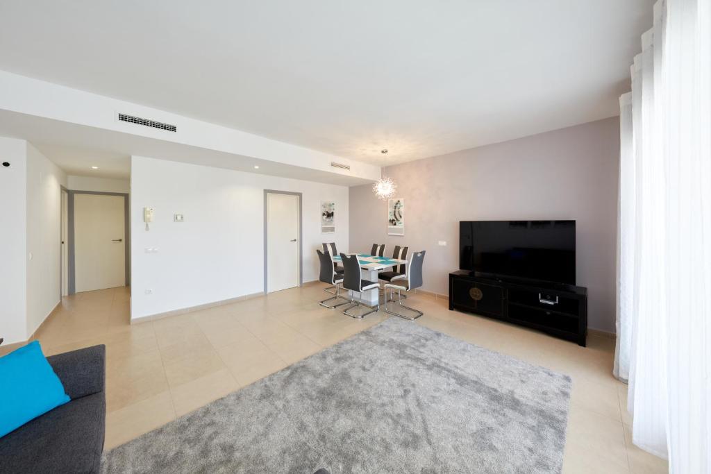 Gallery image of Luxurious Newly Renovated 2 Bedroom Condo by the Beach in Benidorm