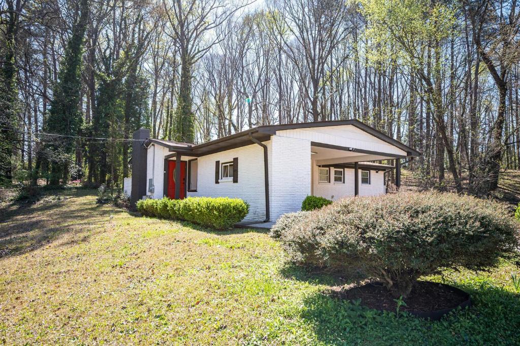 Camp Creek 3BD w/ Basement Game Room, Atlanta (updated prices