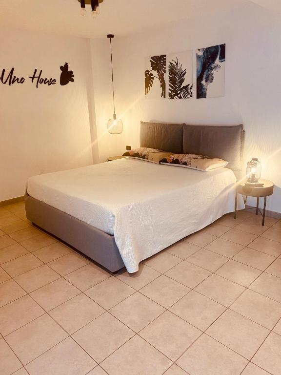 MenoUno House - Housity