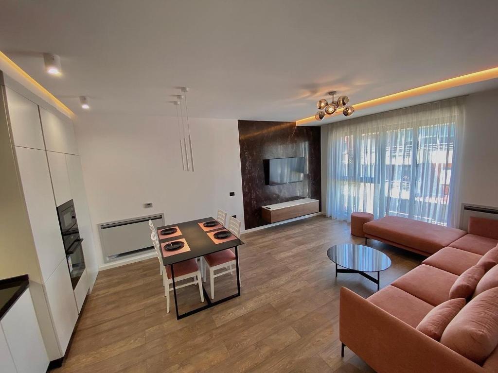 Lux Apartment 01 + Free Parking - Image 5