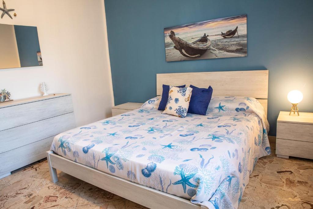 Postel nebo postele na pokoji v ubytování Beddamuri home