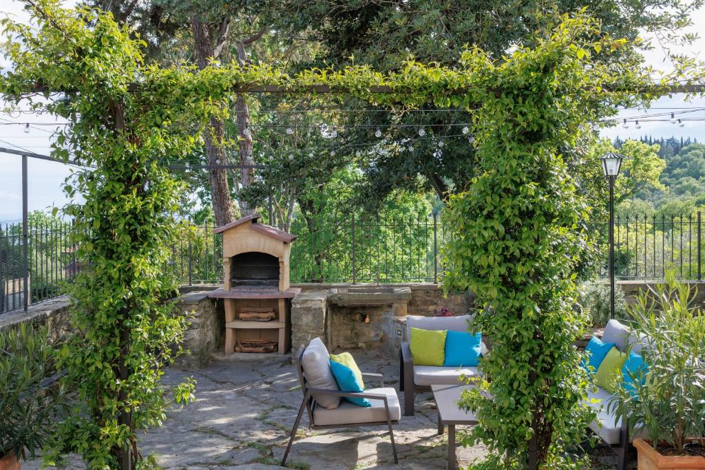 A garden outside Il Meriggeto