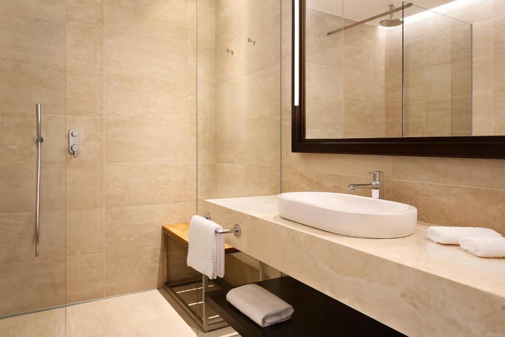 Sheraton Lake Como Hotel - 7