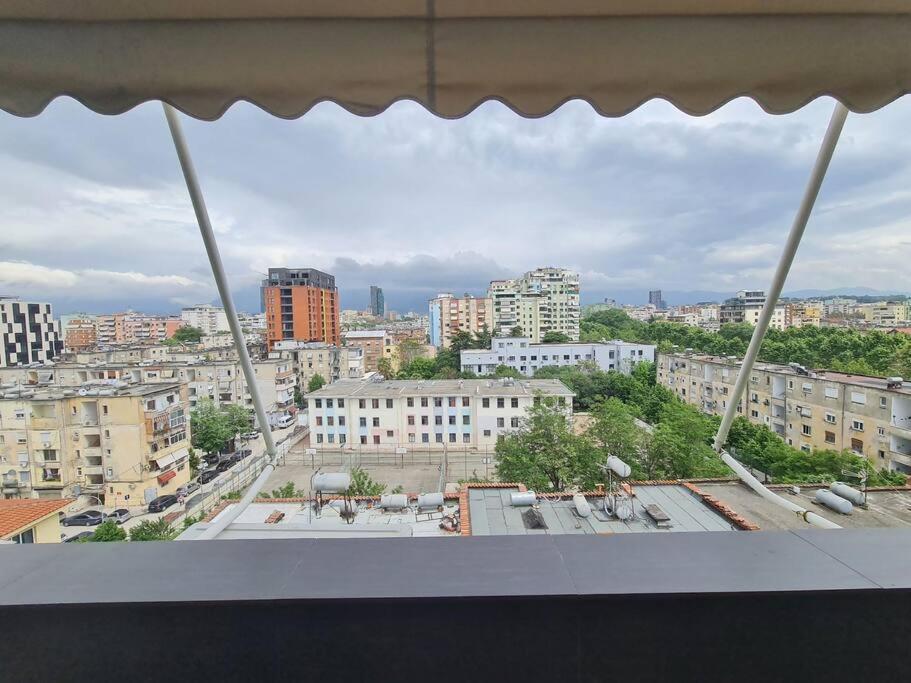 Vista general de Tirana o vista desde el apartamento