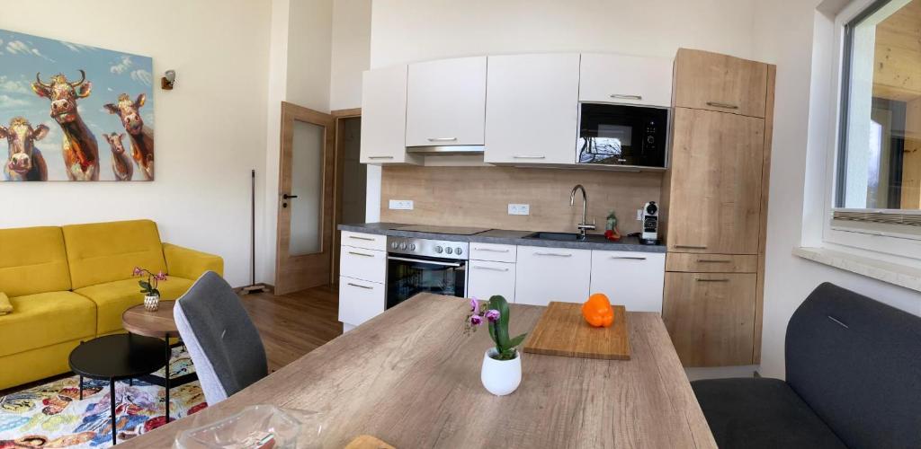 Kuchyňa alebo kuchynka v ubytovaní Appartements Blumenwiese