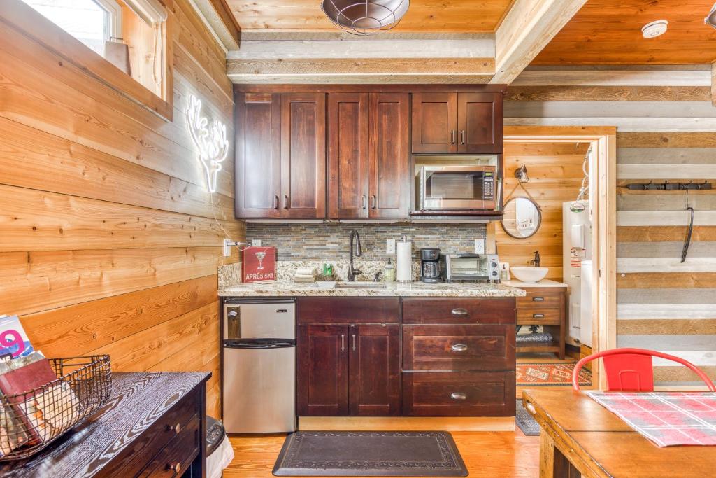 Kuchyň nebo kuchyňský kout v ubytování Wy'east Nest